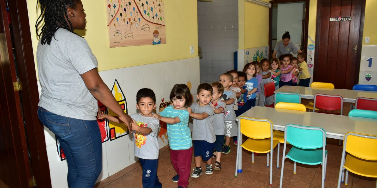 Dia do Professor: Uma Homenagem aos Mestres e Nosso Compromisso com a Educação